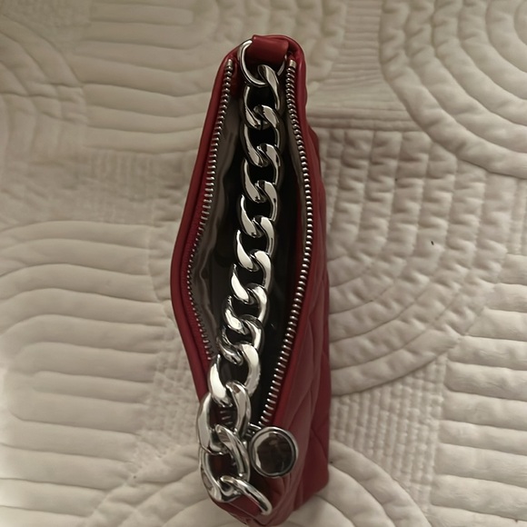 ORIGINAL Michael Kors Pouchette Wallet
Purses & Pouches red used once . - Picture 4 of 12